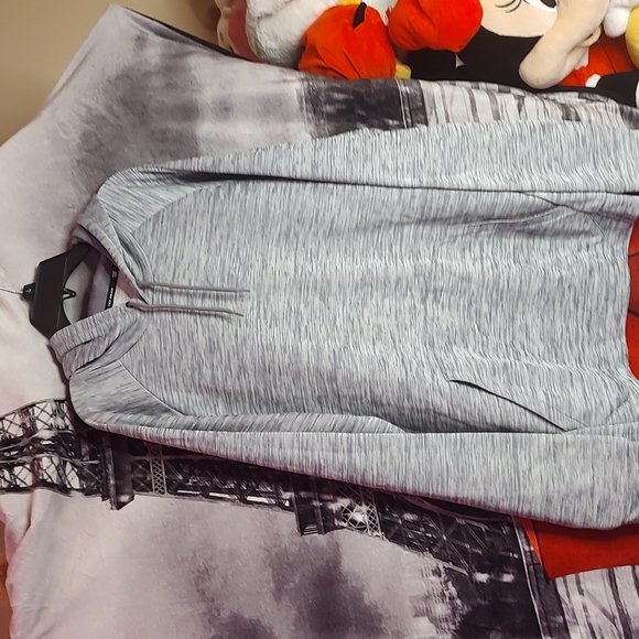 Gray Hiodie - Picture 4 of 8